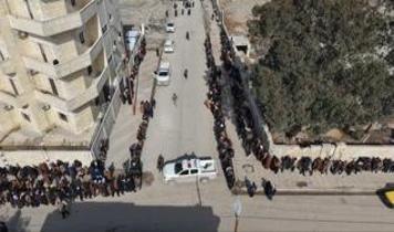 YPG'liler silahlarını Suriye ordusuna teslim ediyor! Kuyruk dışarıya kadar uzadı