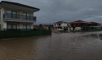 Her yağışta aynı manzara! Edirne'de lüks villalar su altında kaldı