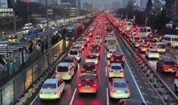 İstanbul'da trafik kilit! Yoğunluk verileri zirvede