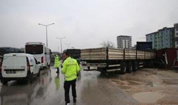Hatay'ın merkez Antakya ilçesinde trafik kazası! 4 kişi yaralandı