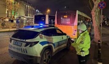 İstanbul'da İETT otobüsünün çarptığı yaya yaralandı