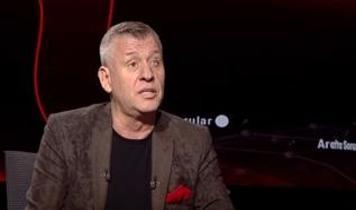 Sanatçı Metin Şentürk, 24 TV Arafta Sorular'da! "Annem adam olabilmem için düğmeye basmış"