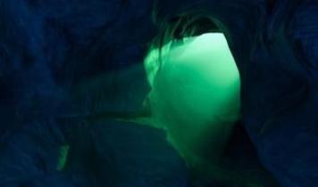 Atlantik'in derinliklerinde gizemli çukurun kökenleri ortaya çıktı