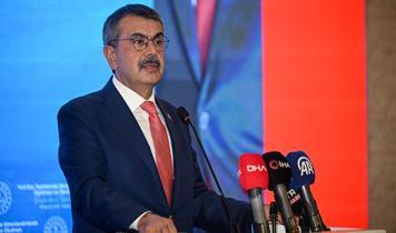 Bakan Tekin'den Özel'e sert tepki... ''Hem küfrediyor hem küfrü savunuyor''