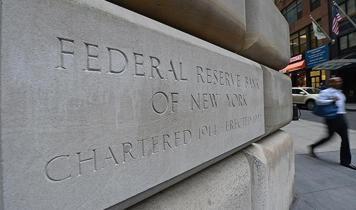 Fed'de faiz indirim bilmecesi