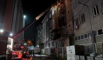 Bağcılar'da bir iş yerinde çıkan yangın söndürüldü