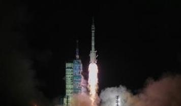 Yeniden kullanılacak! Çin, Long March-10 roketini denizden çıkardı