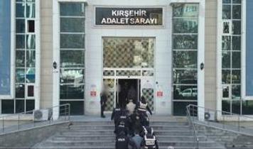 “Adınız soruşturmada” yalanıyla 3 milyonluk vurgun! Sahte polisler yakayı ele verdi