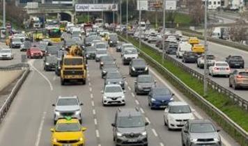 İstanbul'da ilk iftar telaşı: Köprüler ve ana arterlerde yoğunluk zirvede