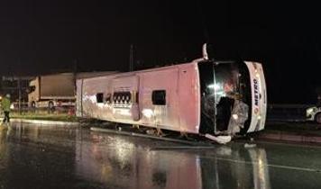 Samsun'da yolcu otobüsü devrildi, 6 kişi yaralandı