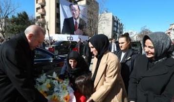 Cumhurbaşkanı Erdoğan'a Ataşehir'de sevgi seli: Tayyip dede seni çok seviyoruz