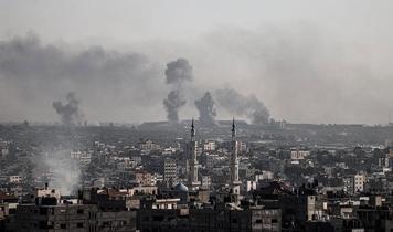 Katil İsrail ordusu ateşkesi ihlal ederek Gazze'nin çeşitli bölgelerini bombalamayı sürdürüyor