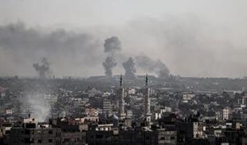 Katil İsrail ordusu ateşkesi ihlal ederek Gazze'nin çeşitli bölgelerini bombalamayı sürdürüyor