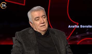 Arafta Sorular'da: İnsanlar hem aydın dili kurup hem de aydına öfke duyabiliyorlar