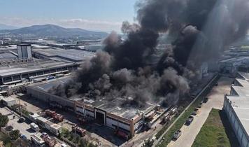 Manisa'da fabrika yangını!