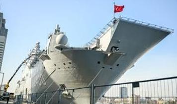 Rotterdam limanında Türk donanmasının gövde gösterisi