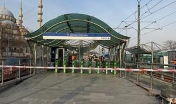 Fatih'te tramvaylar kafa kafaya çarpıştı