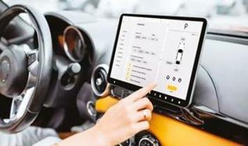 Dijitalleşen otomobil geleneksele dönüyor