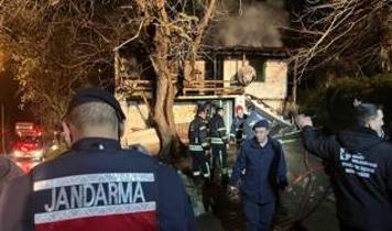 Kocaeli'de ahşap evde çıkan yangında 1 kişi hayatını kaybetti