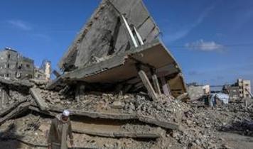 Katil İsrail ateşkesi ihlal ederek Gazze Şeridi'ni bombalamayı sürdürüyor