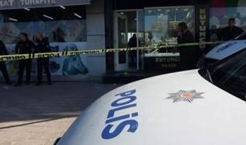 Eyüpsultan'da kuyumcudan 4 kilo altın çalınmasına ilişkin 8 zanlı yakalandı