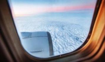 Uçak camındaki o delik aslında ne işe yarıyor?