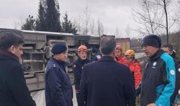 Yalova'da işçileri taşıyan servis midibüsü devrildi: 1 ölü, 20 yaralı