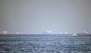 Hürmüz Boğazı çevresinde yaklaşık 1900 gemi mahsur durumda