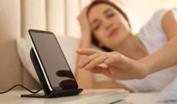 Uyandığınızda telefonunuza uzanmayın! Beyninizi kandırıyor