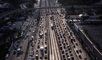 D-100 ve TEM çift yönlü kilitlendi: İstanbul'da trafik yoğunluğu zirvede
