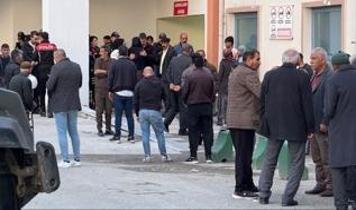 İki aile arasındaki kavga faciayla sonuçlandı: 2 ölü ve çok sayıda yaralı var