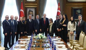 Cumhurbaşkanı Erdoğan, Türk Demokrasi Vakfı heyetini kabul etti