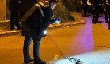 Adapazarı ilçesinde polisle çatışan şahıs okul önünde vurularak etkisiz hale getirildi