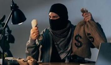 Napoli'de banka soygunu! Suçlular yer altı tünellerinden iz bırakmadan kaçtı