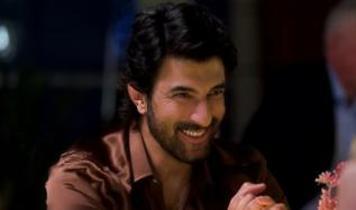 Yabancı Damat'la tanındı... Bakın Engin Akyürek seyirci karşısına ilk nerede çıktı!