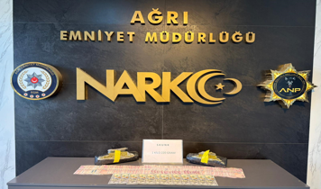 Ağrı'da İran'dan gelen tırda 1 kilo 220 gram uyuşturucu ele geçirildi