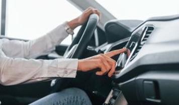 Neden yolda kaybolduğumuzda arabada radyoyu kısıyoruz?