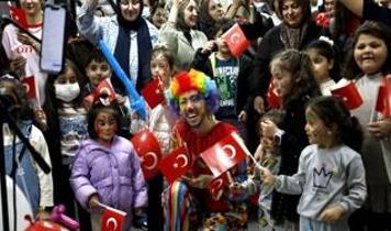 Miniklere sürpriz bayram! Yeryüzü Doktorları'ndan 7 ülkede 23 Nisan coşkusu