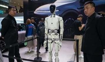Xpeng'den Iron insansı robot için küresel atılım