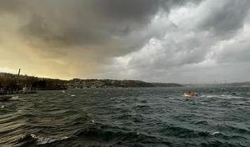 İstanbul'da yüksek dalga boyu alarmı... O ilçede denize girmek yasaklandı