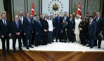 Şehit aileleri ve gaziler milletin evine! Cumhurbaşkanı Erdoğan: Türkiye'yi bu sıkıntıdan ebediyen kurtaracağız
