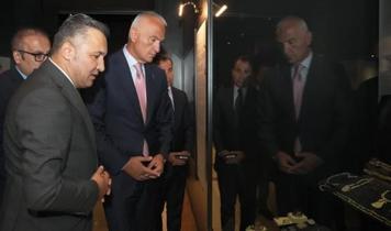 Bakan Ersoy, Etnografya Müzesi'nde "Elde Vefa Gözde Zarafet Takı Sanatı" sergisini ziyaret etti