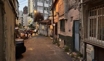 Kötü koku ihbarı ekipleri harekete geçirdi: 25 yaşındaki gencin cesedi bulundu