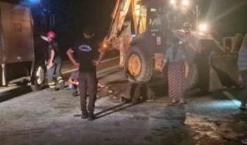 Otomobil karayoluna çıkan 3 mandaya çarptı: 1'i ağır, 2 yaralı