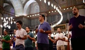 Mevlit Kandili'nde eller semaya açıldı: Dualar mazlumlar için edildi