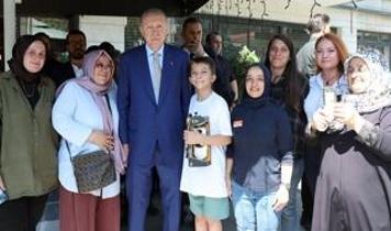 İstanbul'da sürpriz ziyaret! Cumhurbaşkanı Erdoğan vatandaşlarla sohbet etti