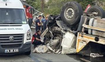 Karabük-Bartın yolunda katliam gibi kaza: 2 kişi olay yerinde can verdi