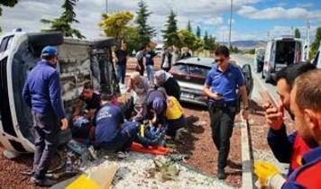 Afyonkarahisar'da otomobil çarpışması: 7 yaralı