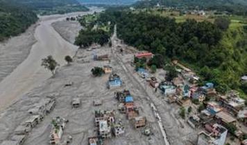 Nepal'deki selde hayatını kaybedenlerin sayısı 734'e yükseldi