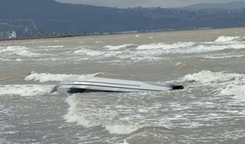 Samsun'da sahile vurmuş insansız deniz aracı bulundu